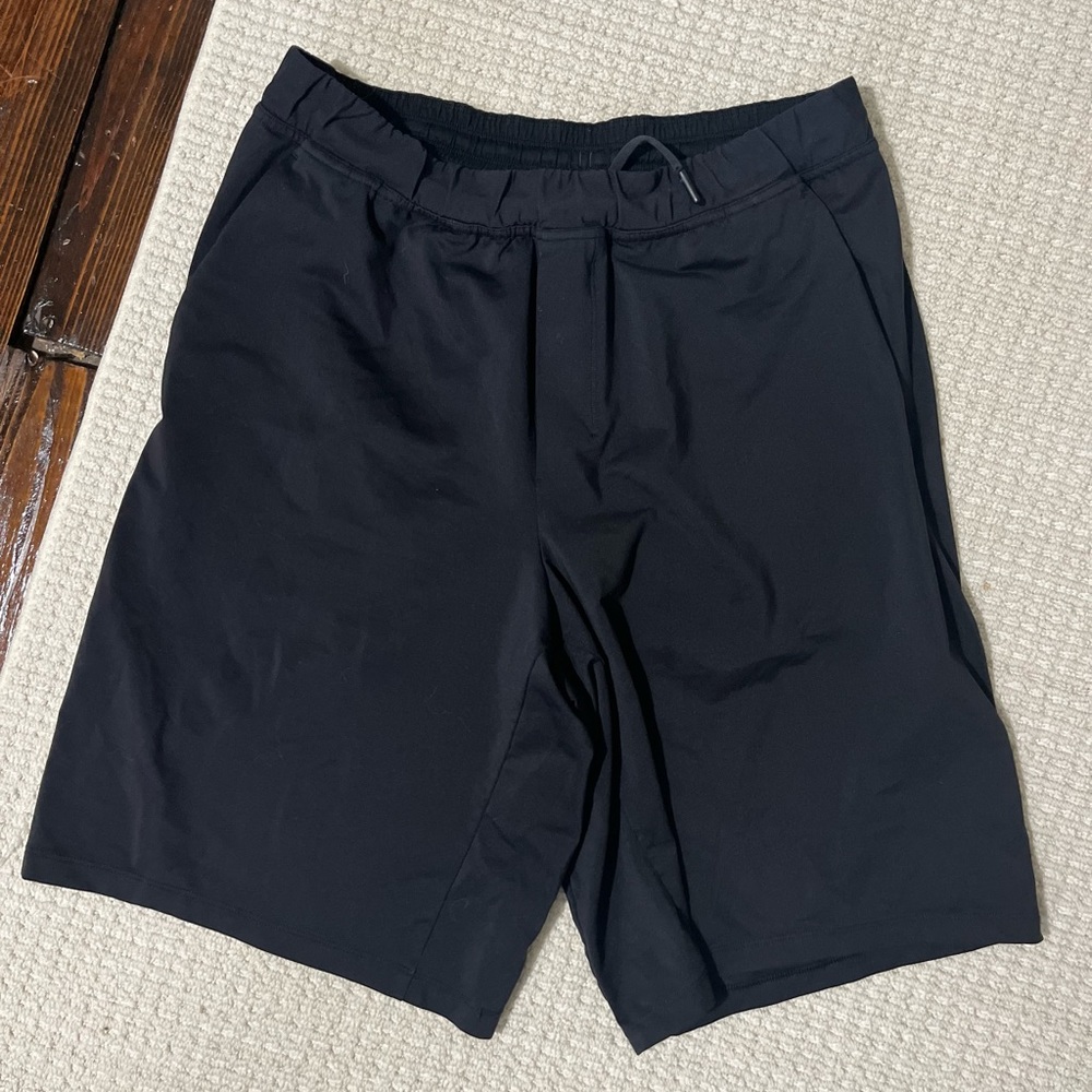 Lululemon men The Short large 10” black
